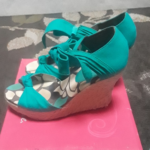 Turquoise canvas wedge heel sandals - Picture 3 of 5